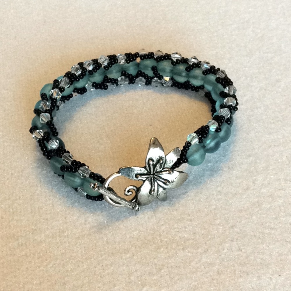FINAL SALE PRICE CL Designs Handmade Beaded Flower Bracelet
